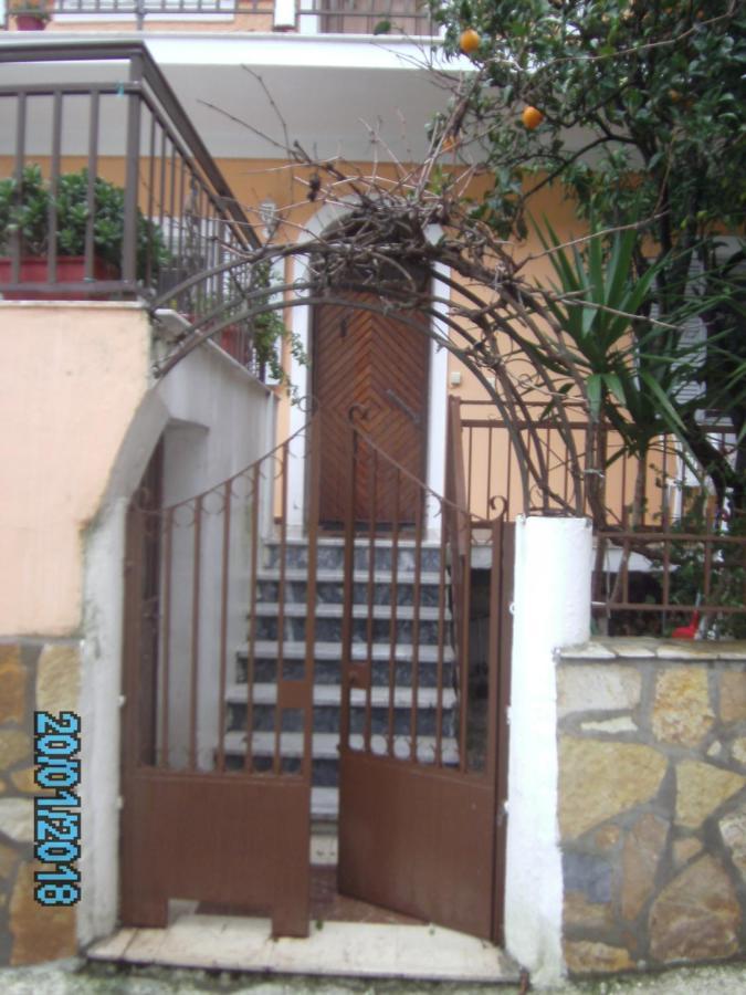 George'S House Apartment Ágios Matthaíos Exterior foto